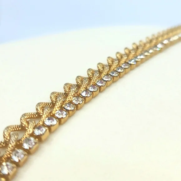 VINTAGE Gold Tone Chain Necklace with Clear Rhinestones - Picture 6 of 7